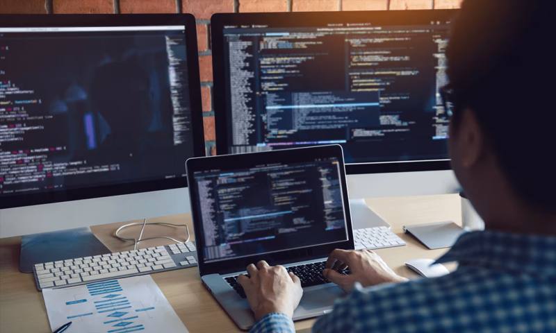 数据科学选型：R与Python如何赋能龙南县网站建设？